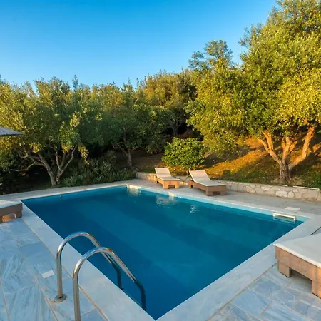 Sleeps 4 Pool Air Con Wifi Villa