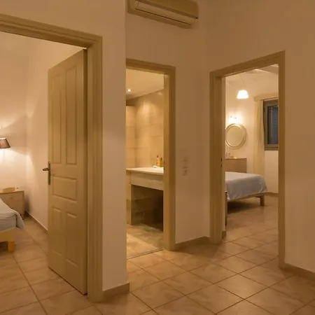 Sleeps 4 Pool Air Con Wifi * Gialova