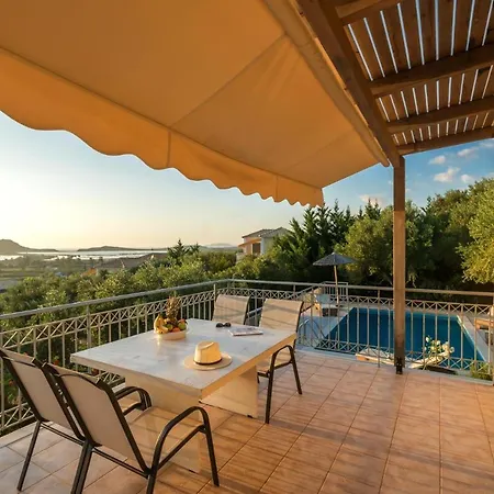 Sleeps 4 Pool Air Con Wifi Villa *