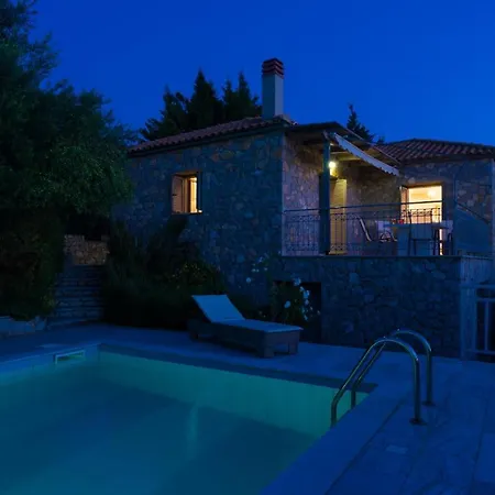 Villa Sleeps 4 Pool Air Con Wifi