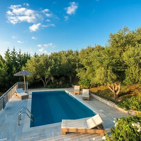 Sleeps 4 Pool Air Con Wifi Gialova