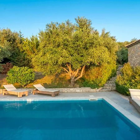 Sleeps 4 Pool Air Con Wifi * Jálova