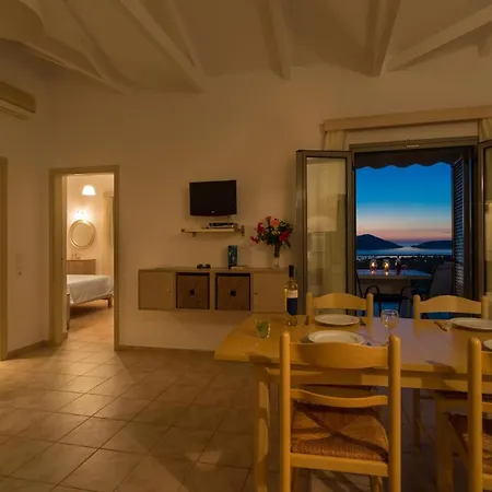 Villa Sleeps 4 Pool Air Con Wifi